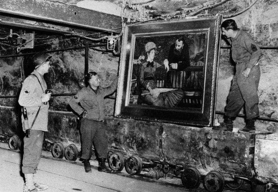 Who were the heroes and villains of art looting in Europe during World War II?
